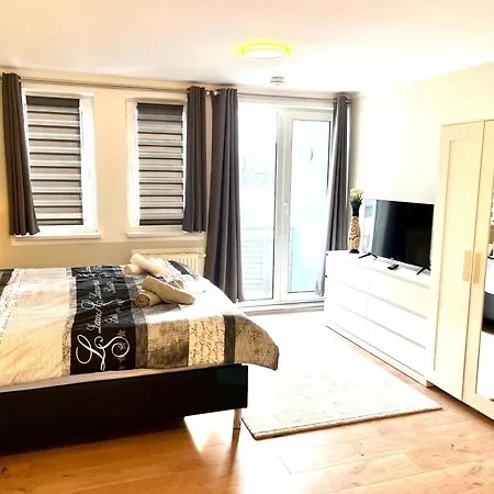 Studio An Der Elbe Mit Balkon, Kueche Und Netflix Drezno Zewnętrze zdjęcie