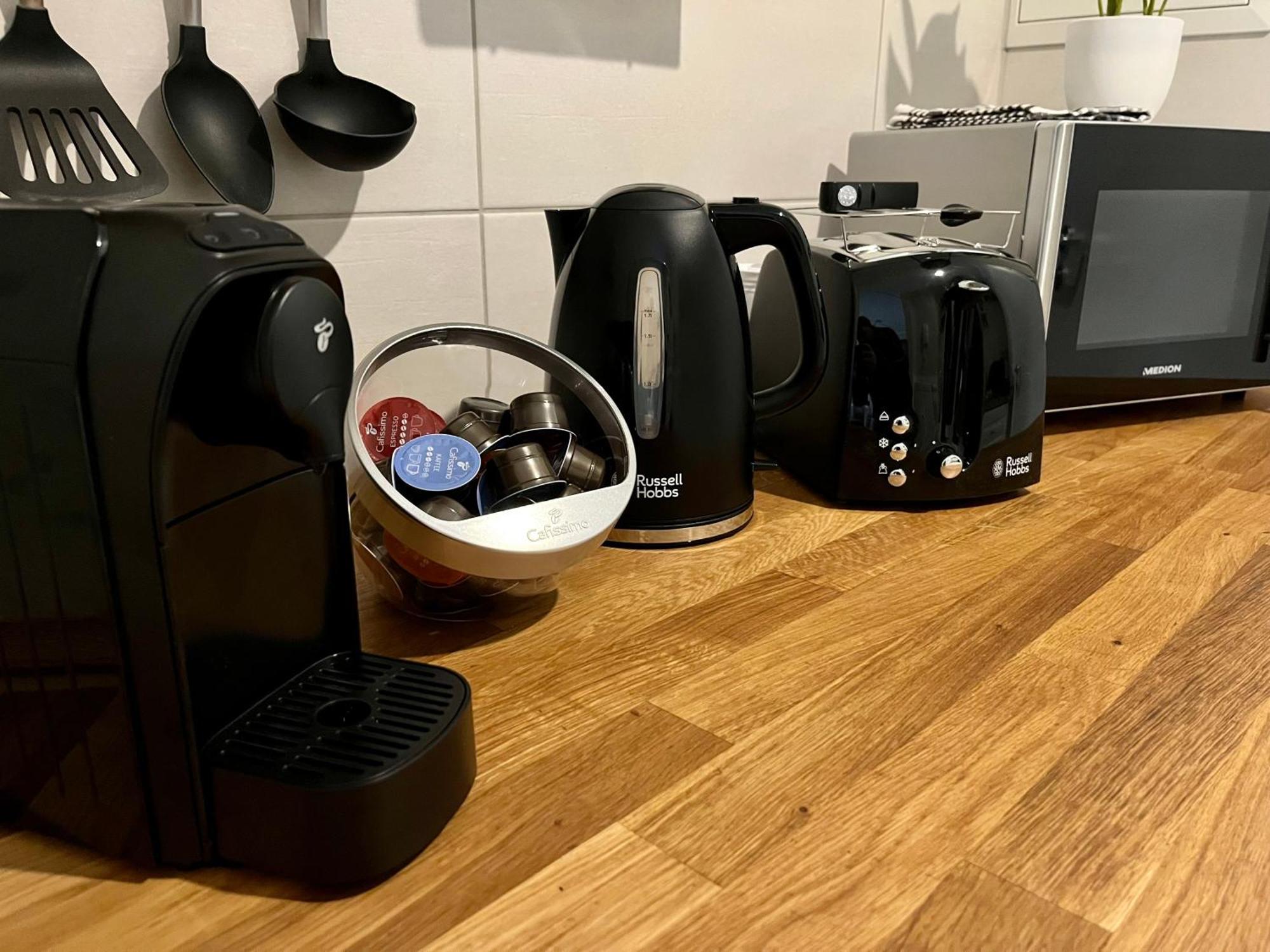 An Der Elbe Mit Balkon, Kueche Und Netflix Apartament