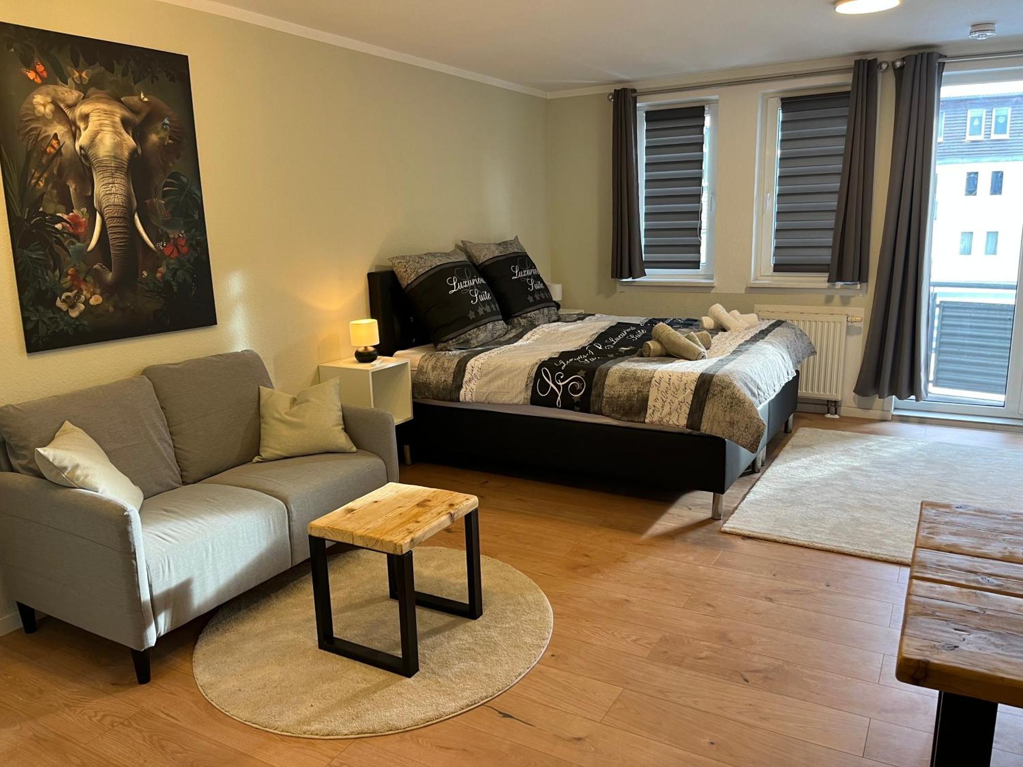 An Der Elbe Mit Balkon, Kueche Und Netflix Drezno