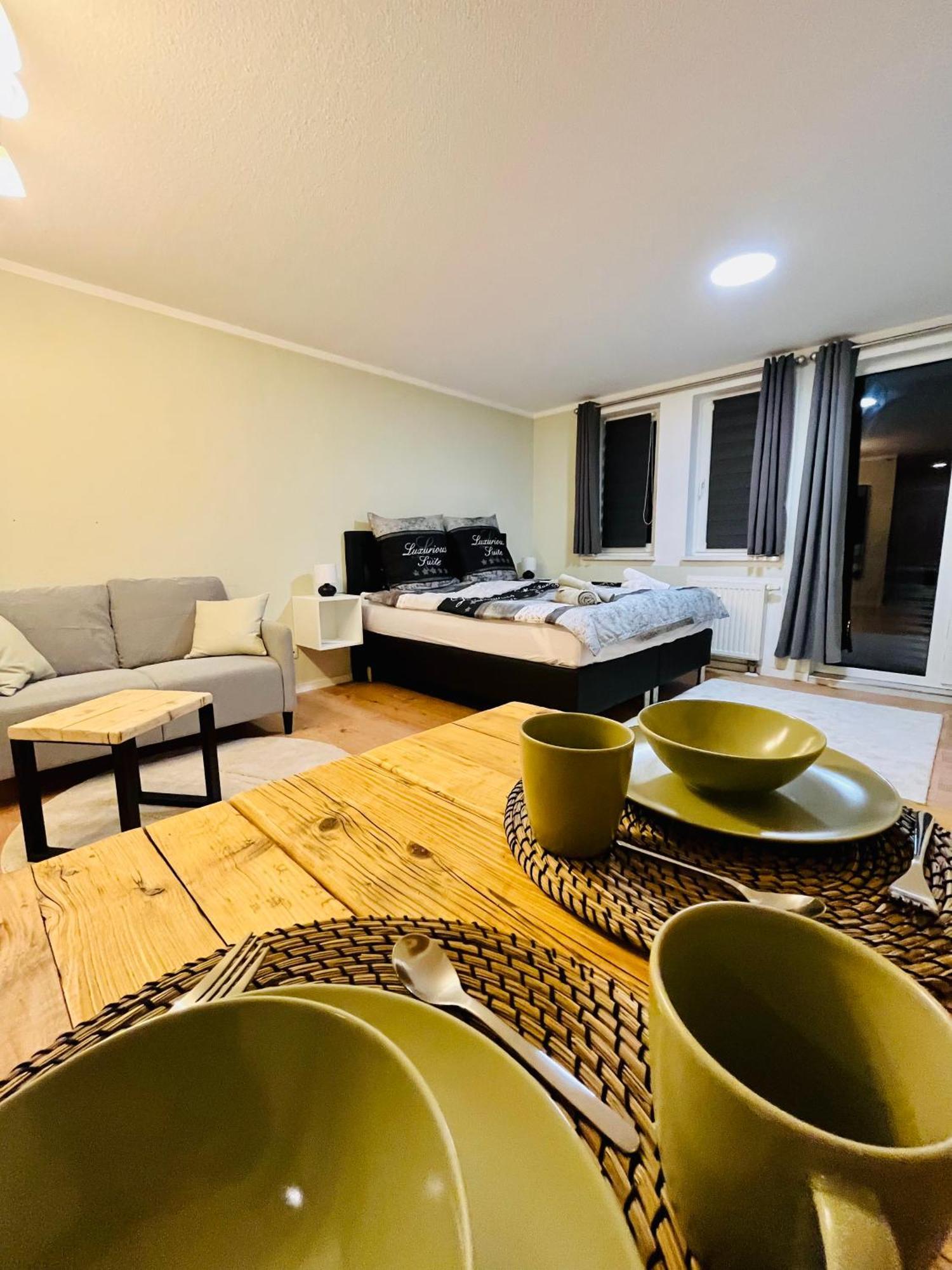 An Der Elbe Mit Balkon, Kueche Und Netflix * Drezno