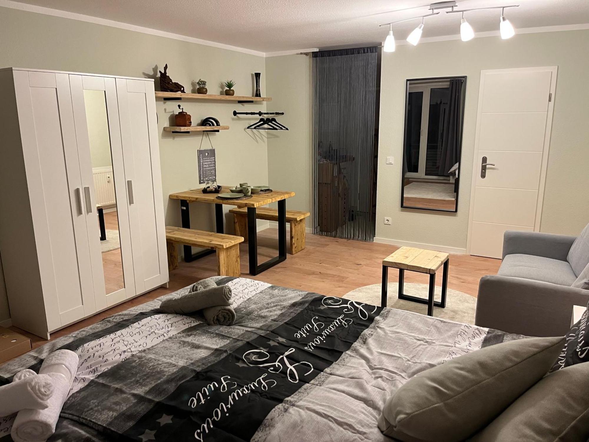 An Der Elbe Mit Balkon, Kueche Und Netflix * Drezno