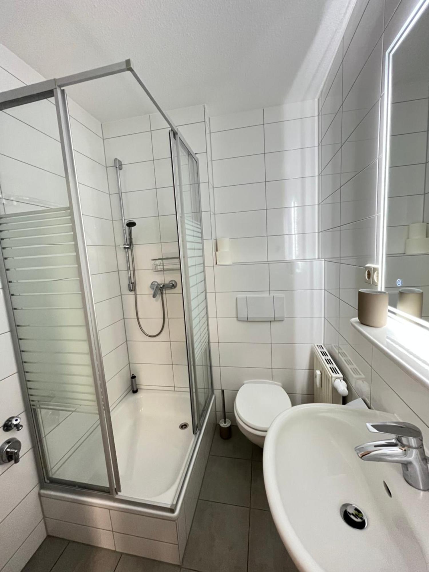 Apartment An Der Elbe Mit Balkon, Kueche Und Netflix Dresden