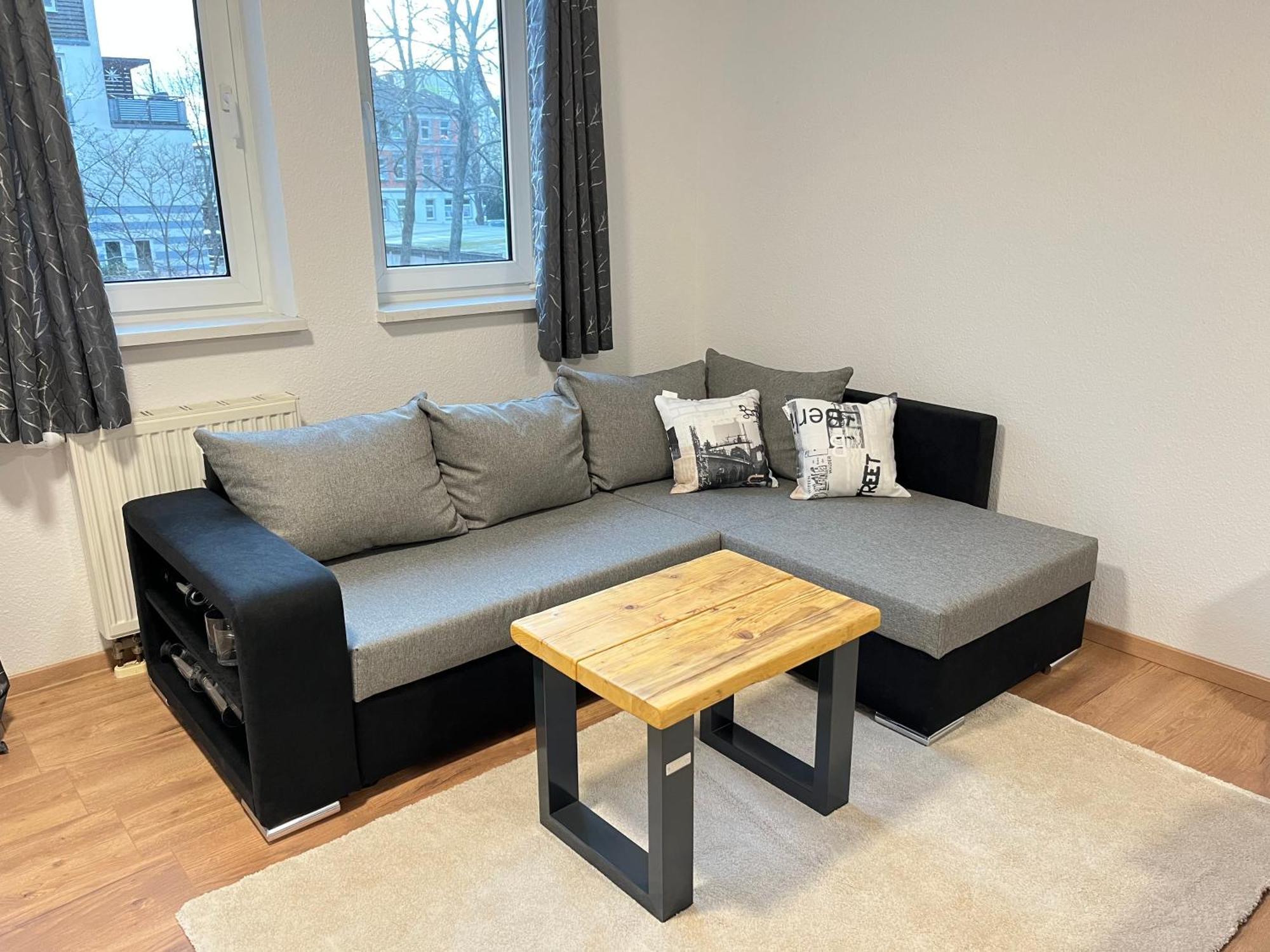 An Der Elbe Mit Balkon, Kueche Und Netflix Apartment *